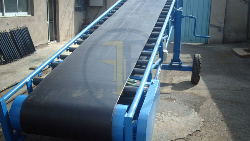 conveyor2 سدید ماشین افلاک برای افزایش مقاومت منجیدها را که یکی از لایههای نوار نقاله هستند به صورت تار و پود میبافند سدید ماشین افلاک