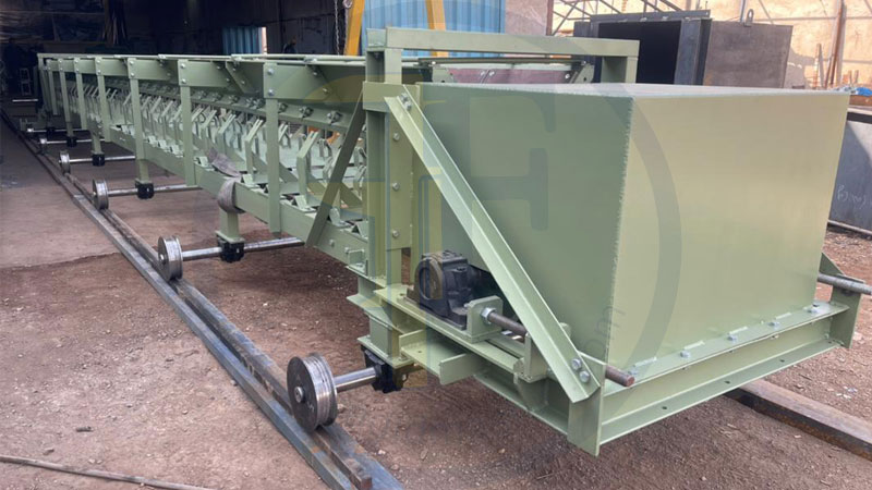 شاتل کانوایر (Shuttle Conveyor) یکی از فناوری‌های پیشرفته در زمینه حمل و نقل مواد است که در بسیاری از صنایع و بخصوص صنعت تولید و توزیع استفاده می‌شود.